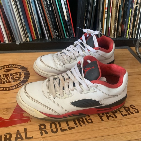 2016 Jordan retro 5 low “Fire Red” 7Y - Picture 2 of 6